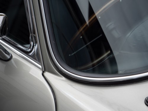 1966 Aston Martin DB6 Vantage Sports Saloon Te koop (foto 173 van 333)