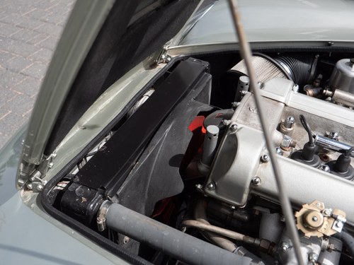 1966 Aston Martin DB6 Vantage Sports Saloon Te koop (foto 246 van 333)