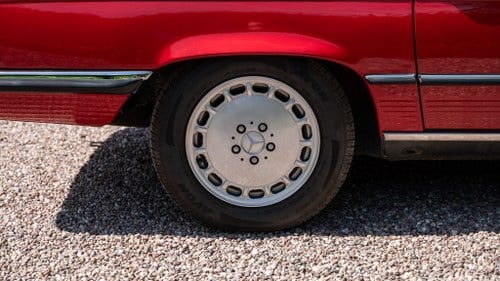 1986 Mercedes-Benz 300SL R107 till salu (bild 16 av 396)