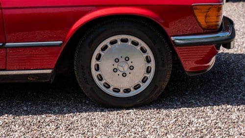 1986 Mercedes-Benz 300SL R107 till salu (bild 17 av 396)