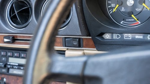 1986 Mercedes-Benz 300SL R107 till salu (bild 40 av 396)