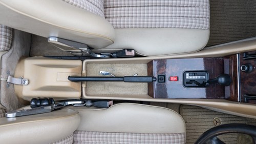 1986 Mercedes-Benz 300SL R107 till salu (bild 47 av 396)