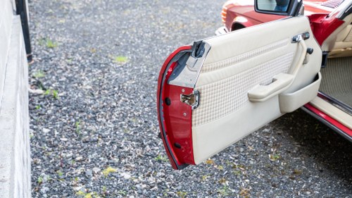 1986 Mercedes-Benz 300SL R107 till salu (bild 54 av 396)