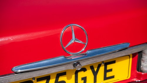 1986 Mercedes-Benz 300SL R107 till salu (bild 84 av 396)