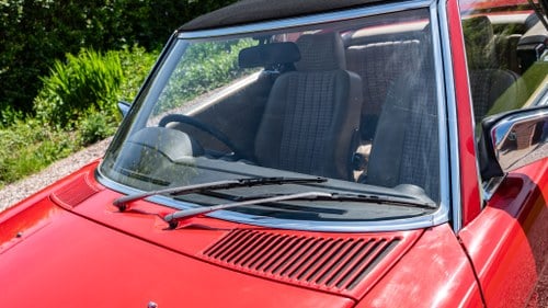 1986 Mercedes-Benz 300SL R107 till salu (bild 102 av 396)