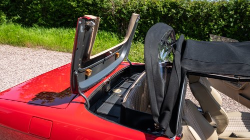 1986 Mercedes-Benz 300SL R107 till salu (bild 136 av 396)