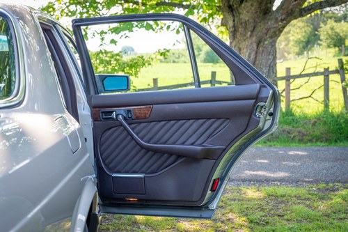 1990 Mercedes W126 300SE For Sale (picture 107 of 223)