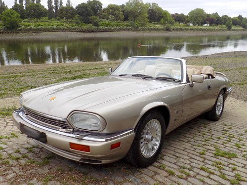 1994 Jaguar XJS 6.0 Convertible For Sale (picture 2 of 71)