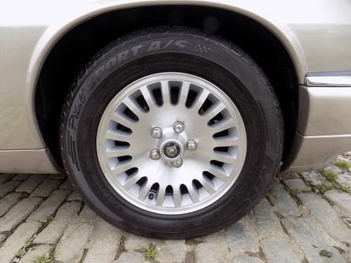 1994 Jaguar XJS 6.0 Convertible For Sale (picture 35 of 71)