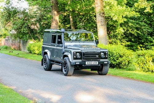 2010 Land Rover Wallis Defender 110 XS TD D/C In vendita (immagine 2 di 109)