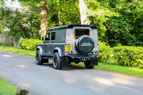 2010 Land Rover Wallis Defender 110 XS TD D/C In vendita (immagine 10 di 109)