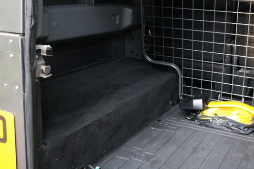 2010 Land Rover Wallis Defender 110 XS TD D/C In vendita (immagine 36 di 109)