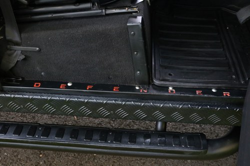 2010 Land Rover Wallis Defender 110 XS TD D/C In vendita (immagine 39 di 109)