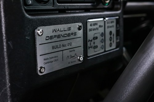 2010 Land Rover Wallis Defender 110 XS TD D/C In vendita (immagine 24 di 109)