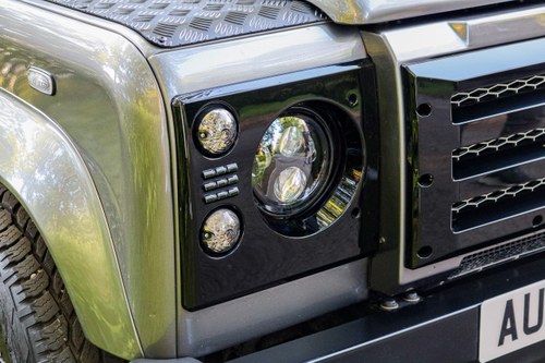 2010 Land Rover Wallis Defender 110 XS TD D/C In vendita (immagine 43 di 109)