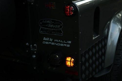 2010 Land Rover Wallis Defender 110 XS TD D/C In vendita (immagine 50 di 109)