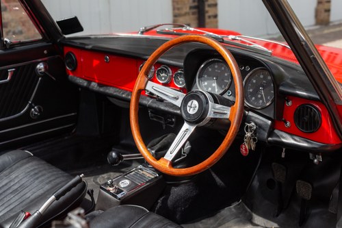 1967 Alfa Romeo Spider 1750 ‘Duetto’ In vendita (immagine 34 di 231)