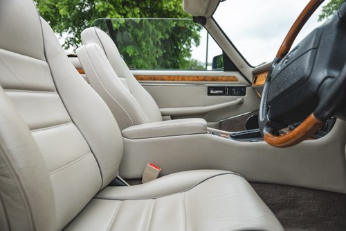 1995 Jaguar XJ-S Celebration 4.0L Convertible For Sale (picture 24 of 137)