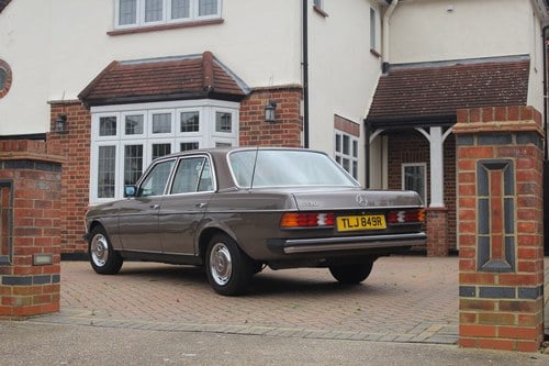 1977 Mercedes-Benz W123 230 For Sale (picture 5 of 217)