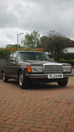 1977 Mercedes-Benz W123 230 For Sale (picture 14 of 217)