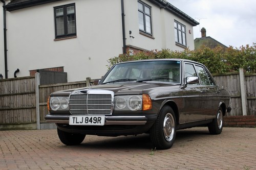 1977 Mercedes-Benz W123 230 For Sale (picture 18 of 217)
