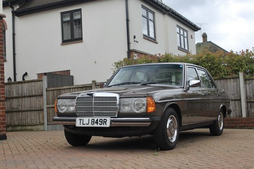 1977 Mercedes-Benz W123 230 For Sale (picture 20 of 217)