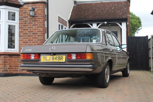 1977 Mercedes-Benz W123 230 For Sale (picture 28 of 217)