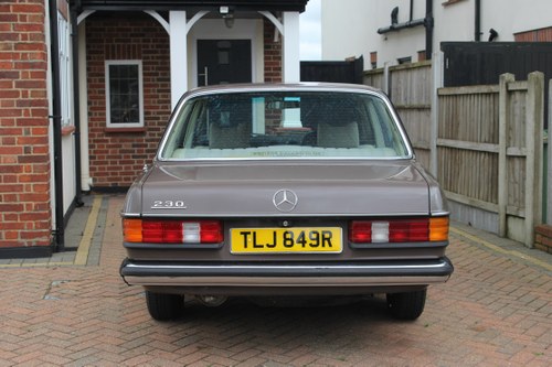 1977 Mercedes-Benz W123 230 For Sale (picture 34 of 217)