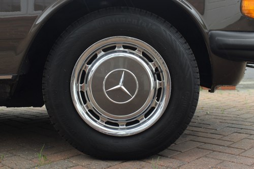 1977 Mercedes-Benz W123 230 For Sale (picture 37 of 217)