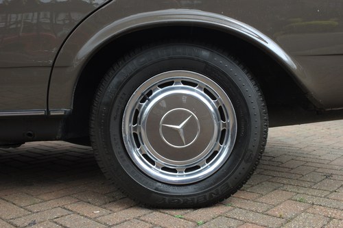 1977 Mercedes-Benz W123 230 For Sale (picture 39 of 217)