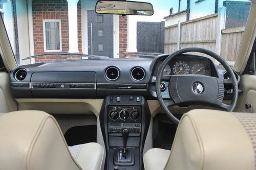 1977 Mercedes-Benz W123 230 For Sale (picture 48 of 217)