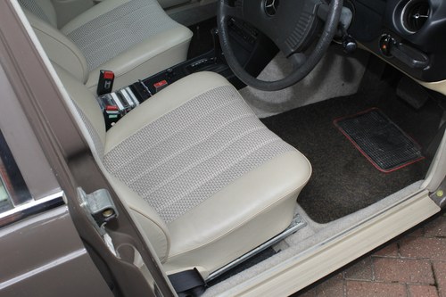 1977 Mercedes-Benz W123 230 For Sale (picture 77 of 217)