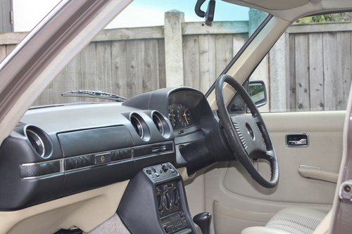 1977 Mercedes-Benz W123 230 For Sale (picture 132 of 217)