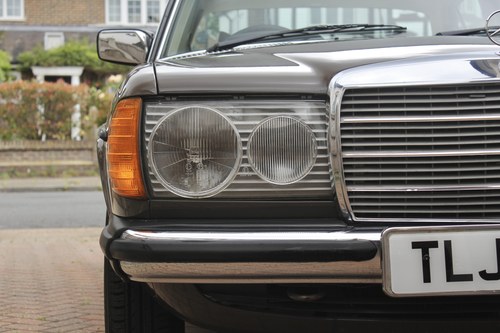 1977 Mercedes-Benz W123 230 For Sale (picture 146 of 217)