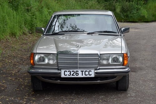 1985 Mercedes-Benz C123 280CE In vendita (immagine 11 di 172)