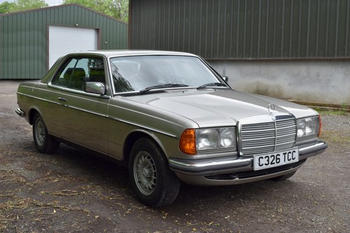 1985 Mercedes-Benz C123 280CE In vendita (immagine 10 di 172)