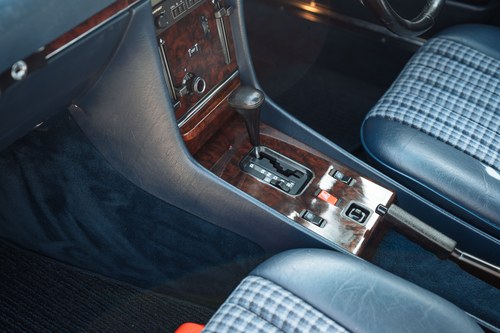 1986 Mercedes-Benz R107 420SL En venta (imagen 56 de 194)