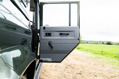 1998 Land Rover Defender 110 For Sale (picture 38 of 111)