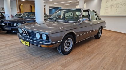 1980 BMW E12 535i