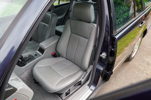 1998 Mercedes-Benz E430 Avantgarde Estate W210 In vendita (immagine 80 di 249)