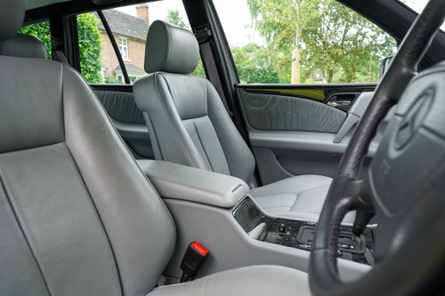 1998 Mercedes-Benz E430 Avantgarde Estate W210 In vendita (immagine 81 di 249)