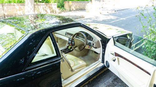 1986 Mercedes-Benz 300SL R107 till salu (bild 237 av 396)