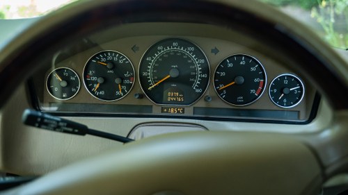 1986 Mercedes-Benz 300SL R107 till salu (bild 243 av 396)