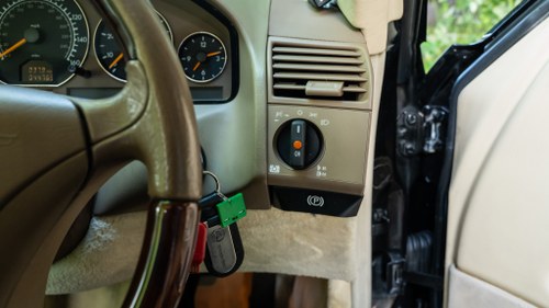 1986 Mercedes-Benz 300SL R107 till salu (bild 251 av 396)