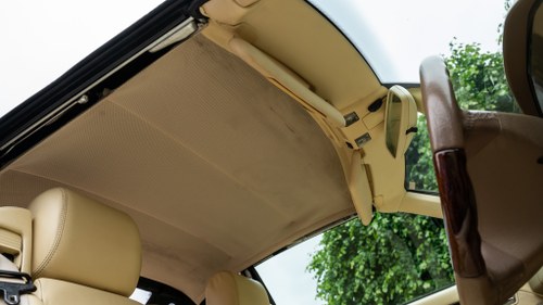 1986 Mercedes-Benz 300SL R107 till salu (bild 288 av 396)