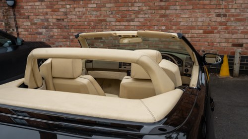 1986 Mercedes-Benz 300SL R107 till salu (bild 290 av 396)