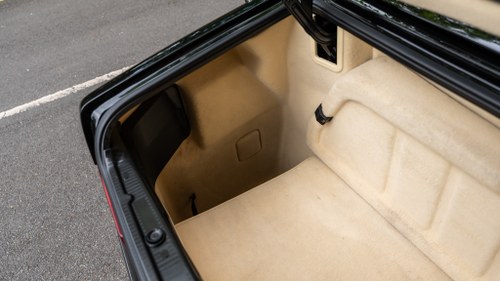 1986 Mercedes-Benz 300SL R107 till salu (bild 295 av 396)