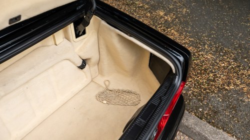 1986 Mercedes-Benz 300SL R107 till salu (bild 296 av 396)