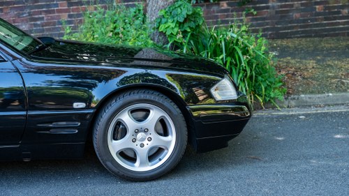 1986 Mercedes-Benz 300SL R107 till salu (bild 309 av 396)