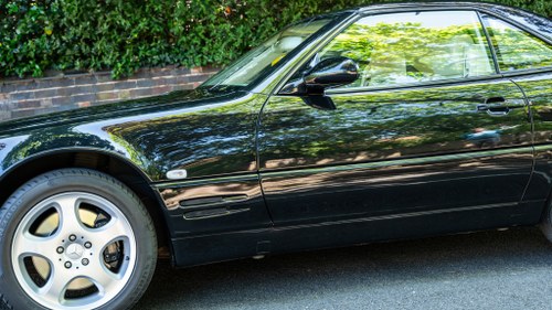 1986 Mercedes-Benz 300SL R107 till salu (bild 340 av 396)